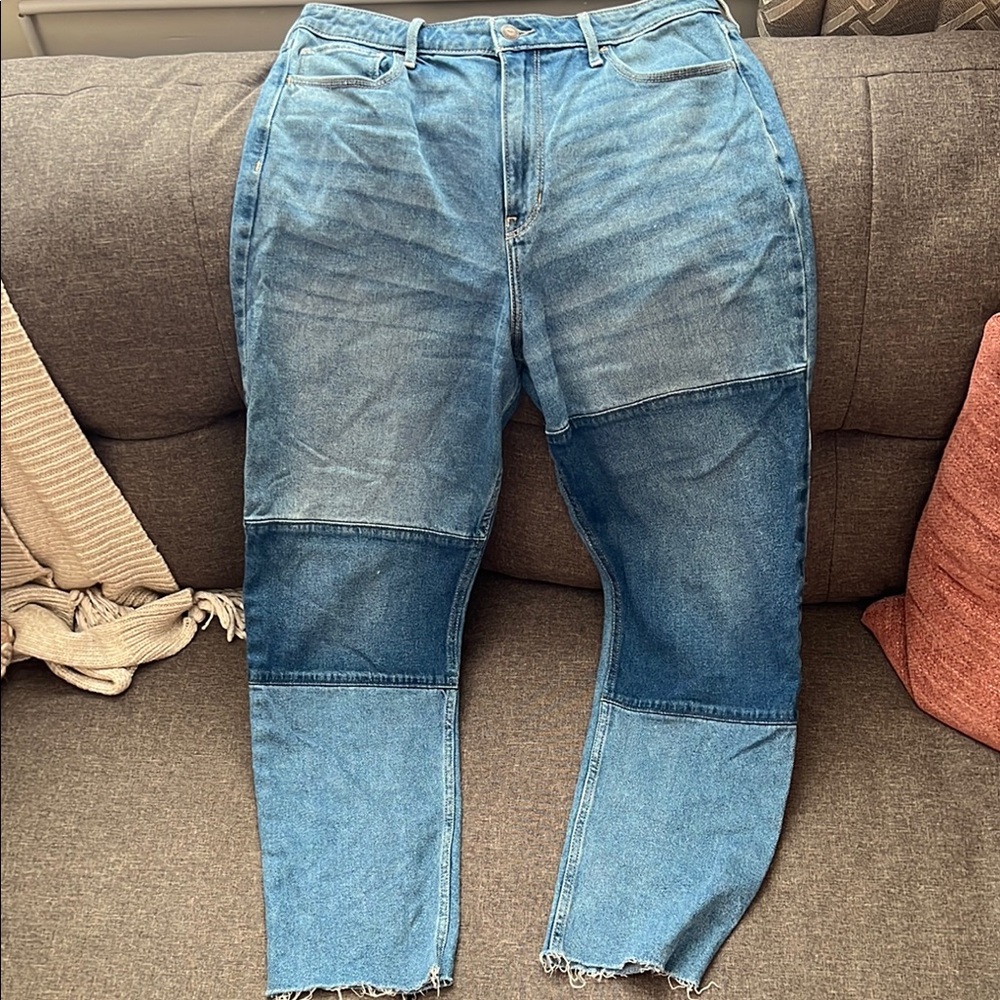 HOLLISTER Patch Work Jeans - Picture 2 of 4